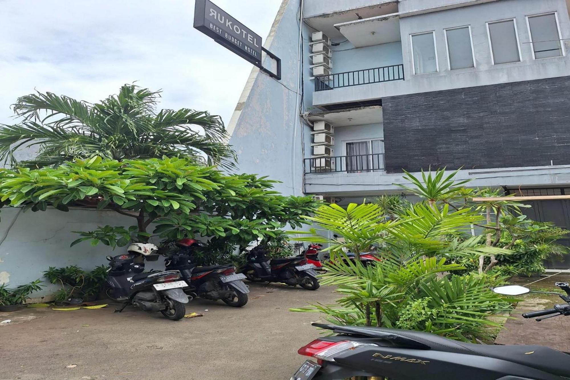 Oyo 93584 Rukotel South Tangerang Exterior photo